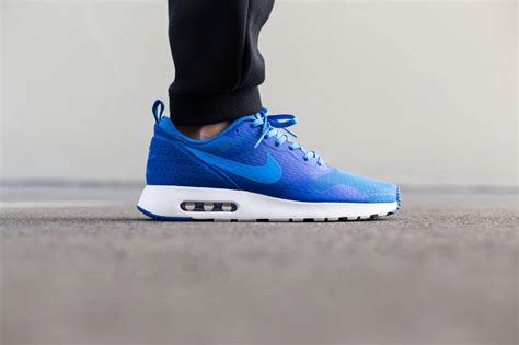 nike air max tavas essential blau|air max tavas goat.